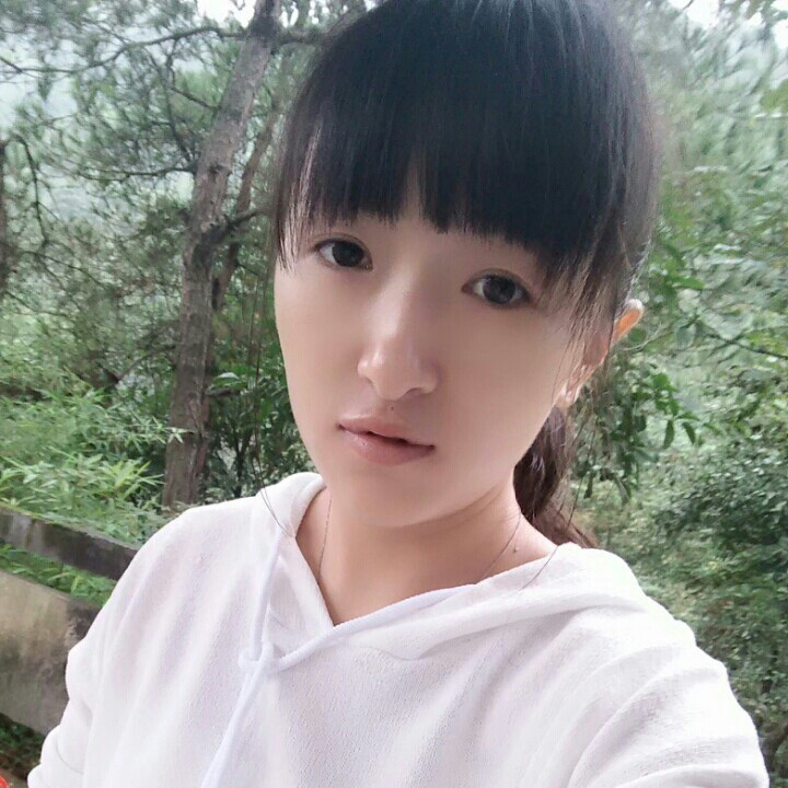  思欣瑶月