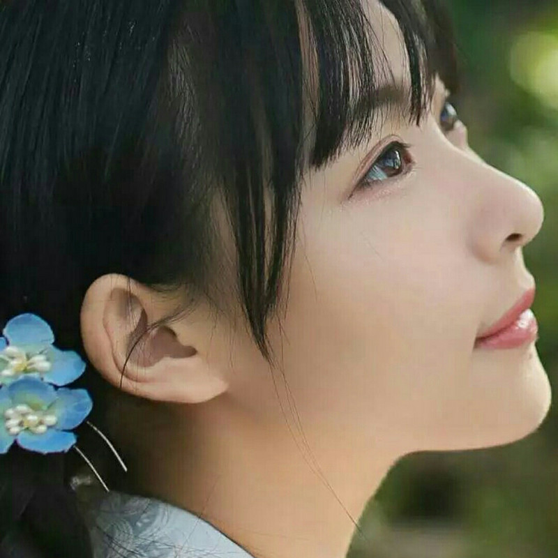 ˋ╰✿ ❀莞尔一笑づ