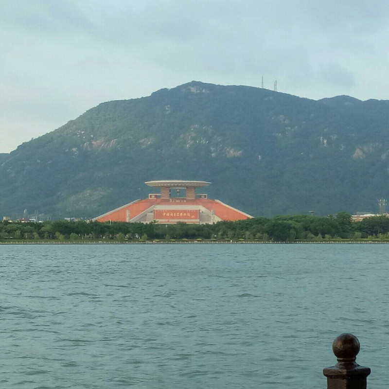 欠我一个拥抱
