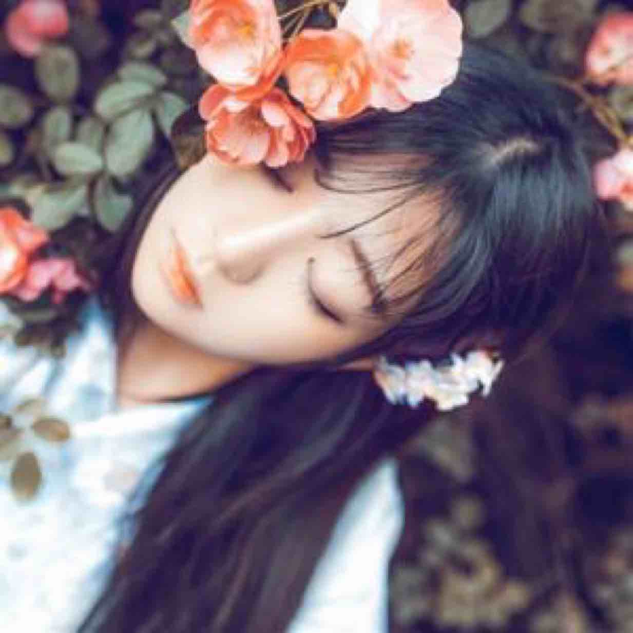 落花香满肩