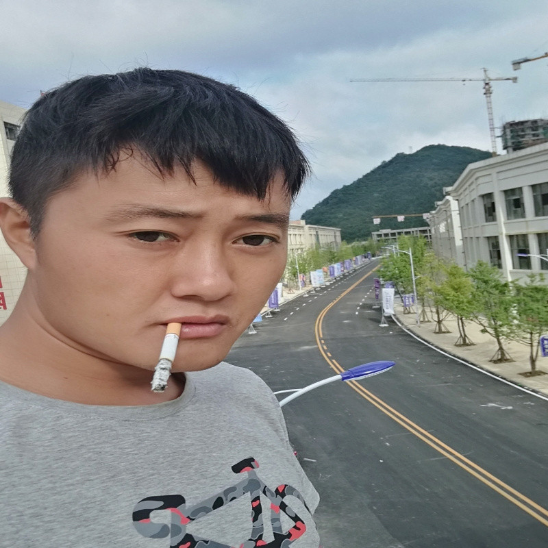 卍努力奋斗卐