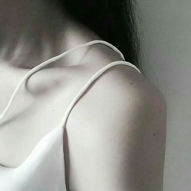 匿稚_