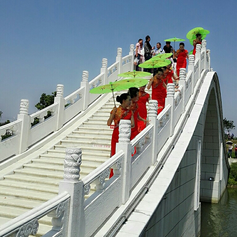 梧桐深深