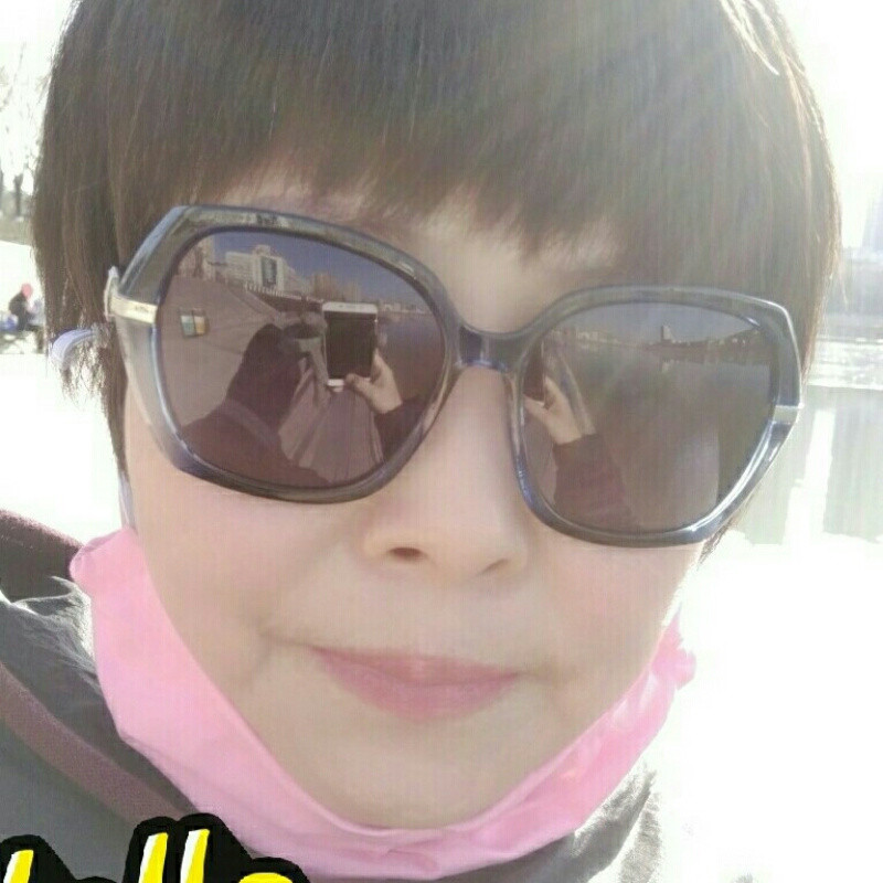  莉莉 