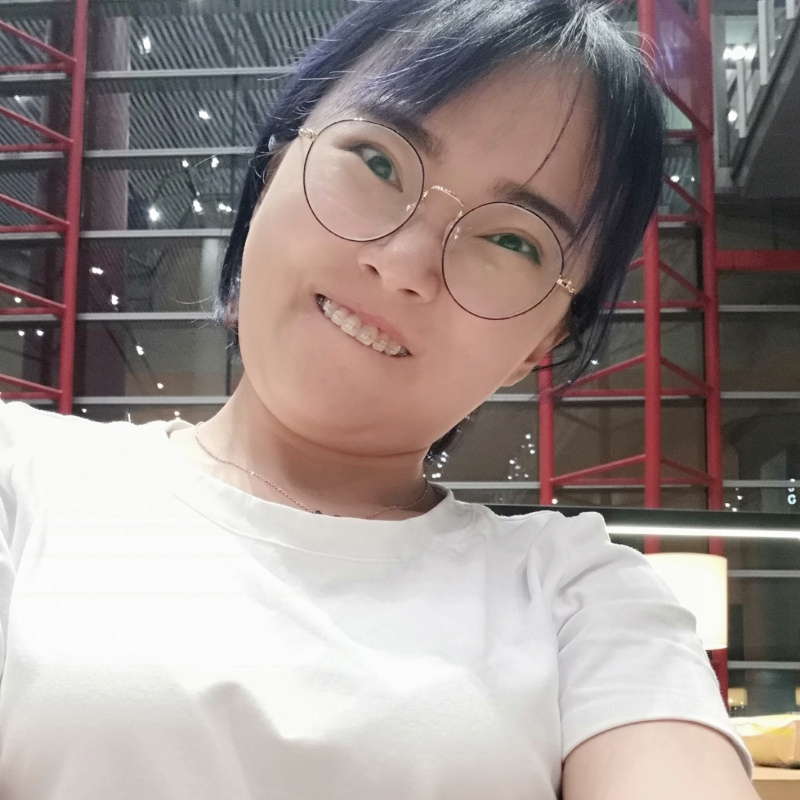 一直再吃的李墨芳