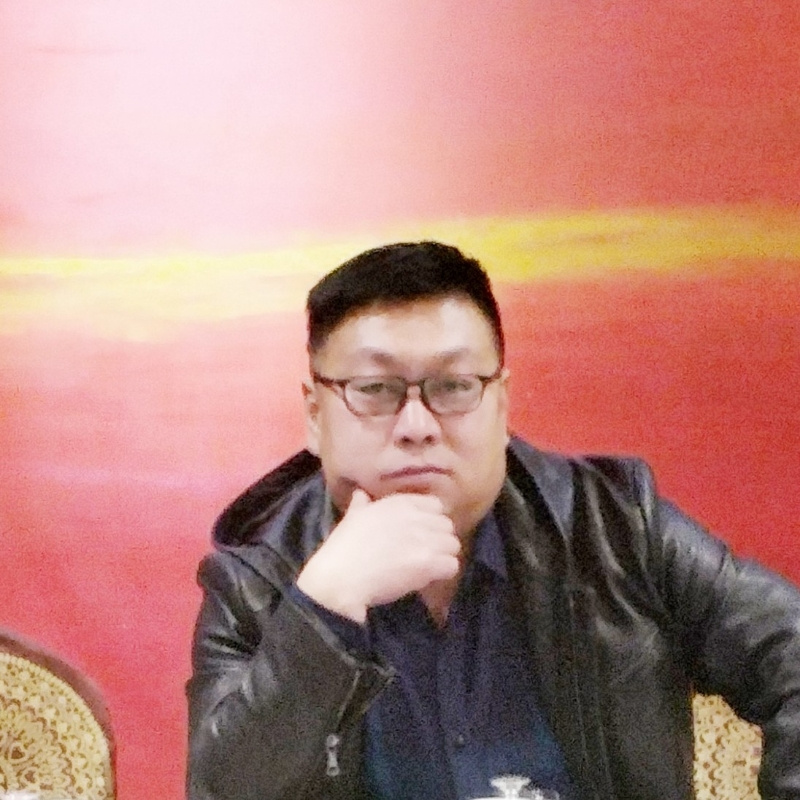 挺灰的人