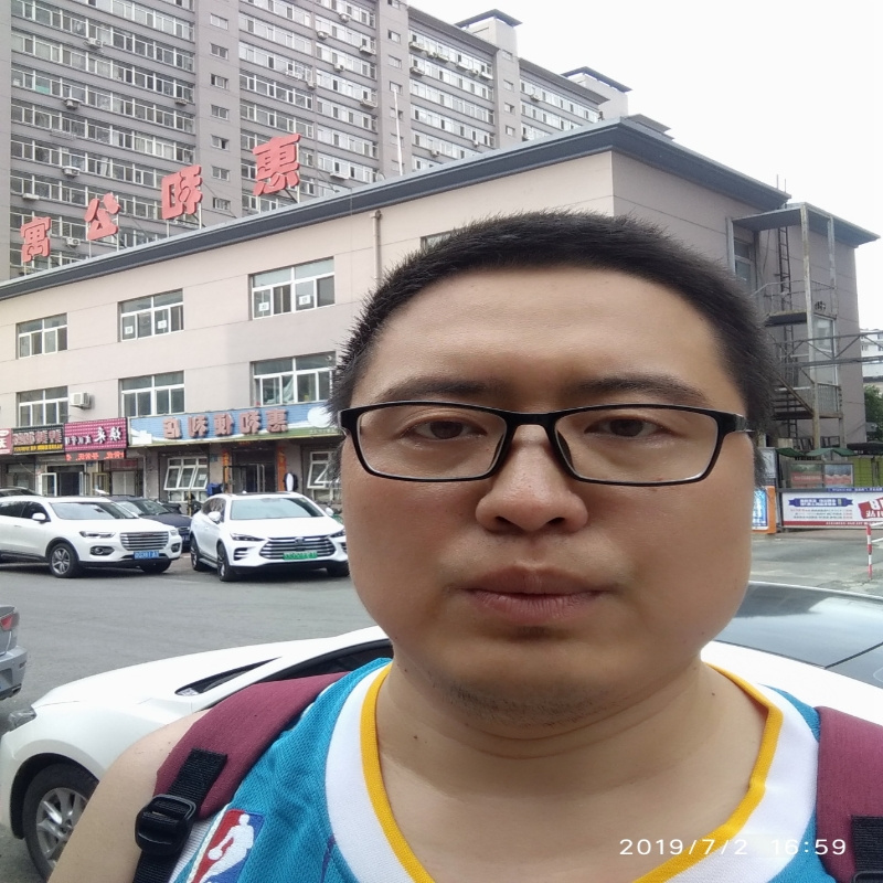 葛震国