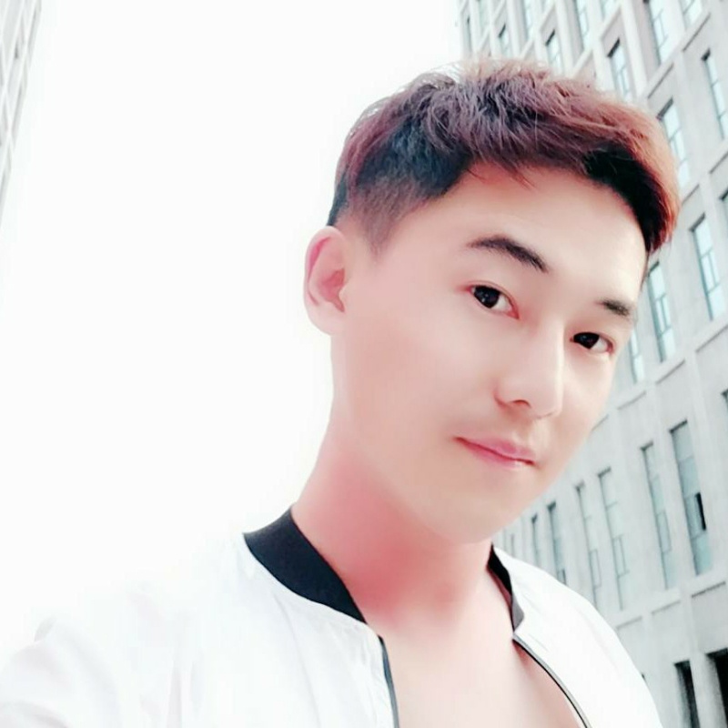 很哇塞滴小伙
