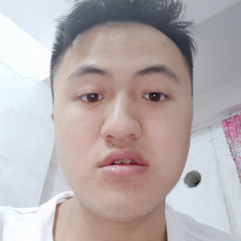   杨  云