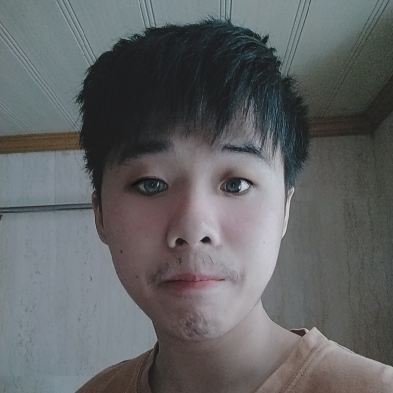 明媚女子