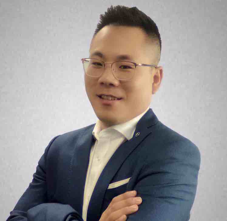 赵  涛