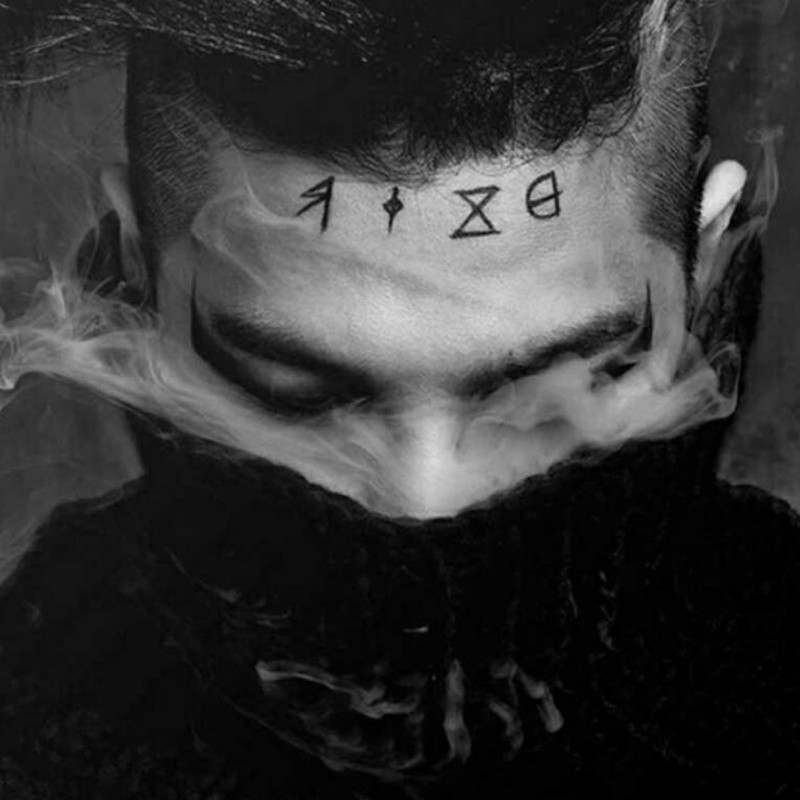 愿做一个没故事的人丶
