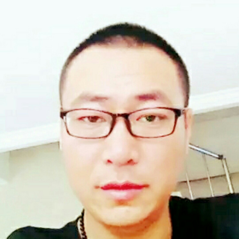 董明(^_^(^_^)