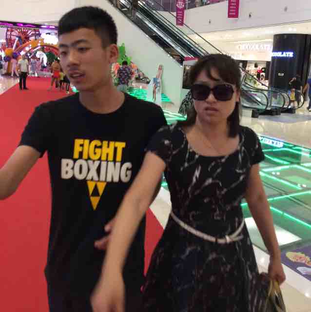  潜水鱼 