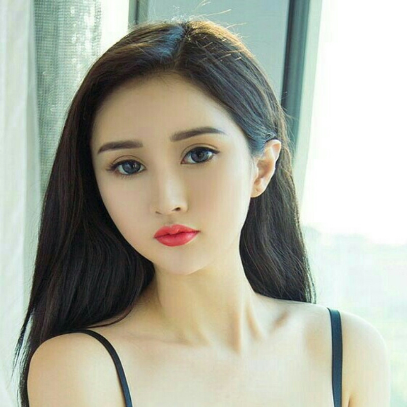 美女白衬衣