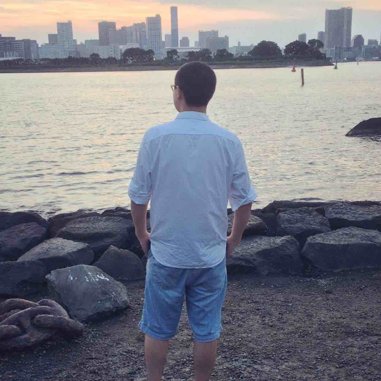 成天瞎唱的胖子