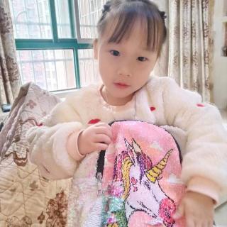 俊俏的小姑娘