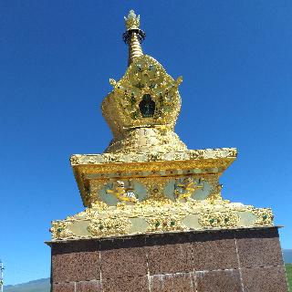 脚踏祥云