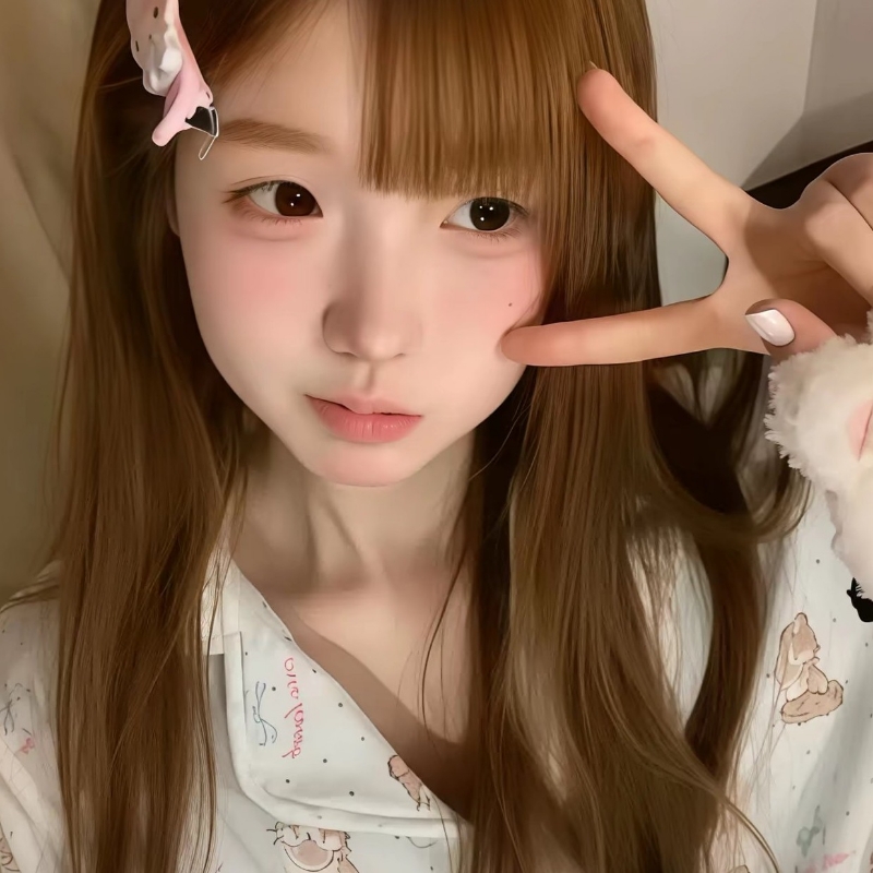 茜