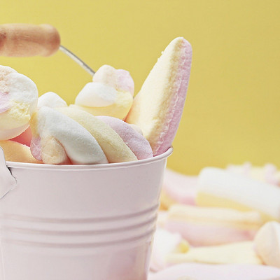 当孩子吃太多糖时怎么办，身体健康影响?