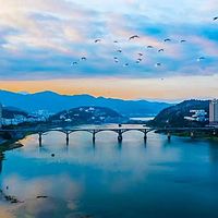 閩江聽風·夜讀