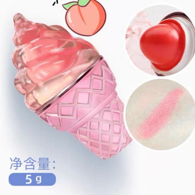 爱涂唇膏的小公主