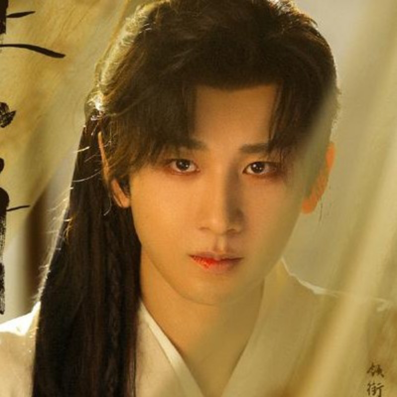 窜到李莲花怀里偷他的五两银子