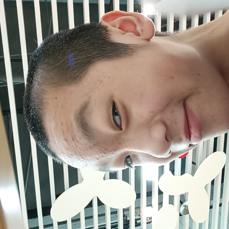 小巧可爱的女生！