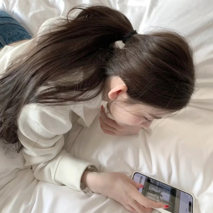 枕边悄悄话：专属女友哄睡