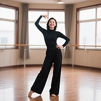 流行健身操歌曲的广场舞版本